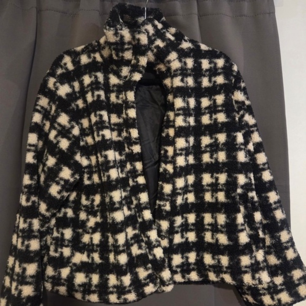 Vici Plaid Sherpa Fleece Jacket, Women's Extra Small Coat, Black &‎ White